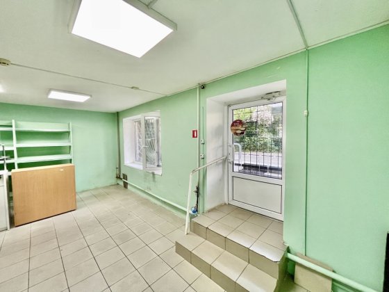 Продаж фасадного приміщення 40 м2. вул. Братів Зєрових, 14 А, є відео Київ