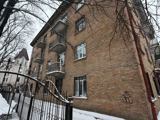 Продаж окремої нежитлової будівлі Солом'янський район Киев