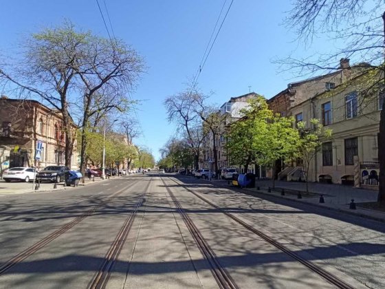 Фасадное помещение  400 кв.м в Центре Города в двух уровнях под бизнес