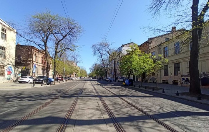 Фасадное помещение  400 кв.м в Центре Города в двух уровнях под бизнес - фото 1