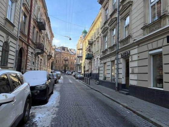 Продаж приміщення в центрі на вул. Поповича Львів