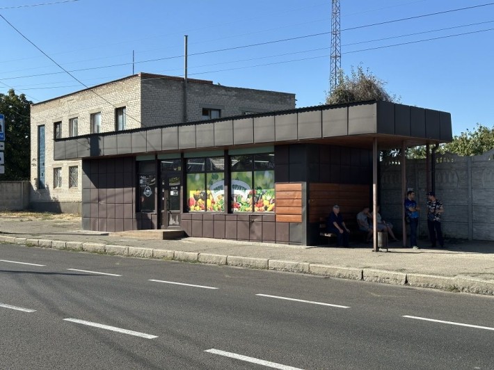 Продам магазин с навесом при вьезде в Варваровке, ост. Очаковская - фото 1