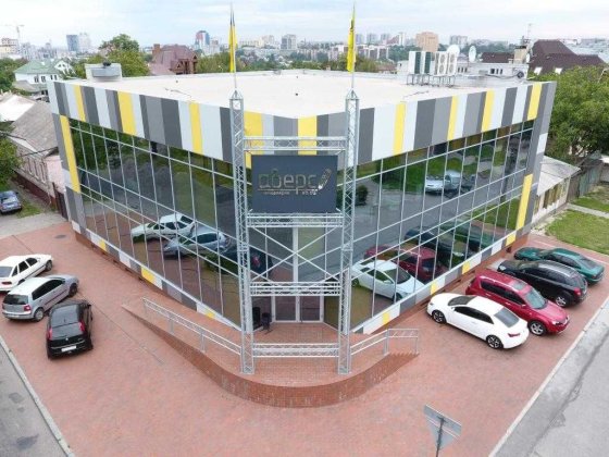 Продаж офісної будівлі в центрі міста з паркуванням Днепр