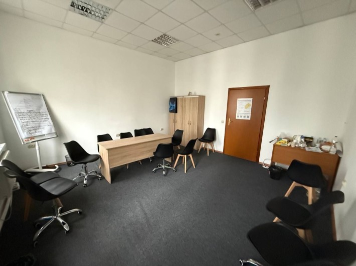 Приміщення 68м2. ГЕРОЇВ УПА 73 . Власник - фото 1