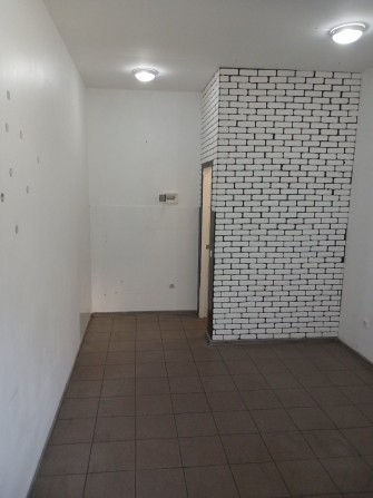 Продам своё  помещениеЖм Радужный  16м - фото 1