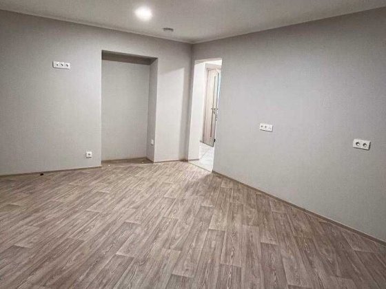 Продаж комерційного приміщення у Львові, вул. Єфремова Львов