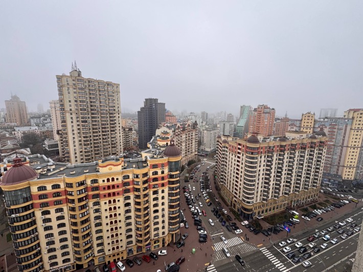 Без комісії! Продаж приміщення з виходом на дах вул. Чорновола 20 - фото 1