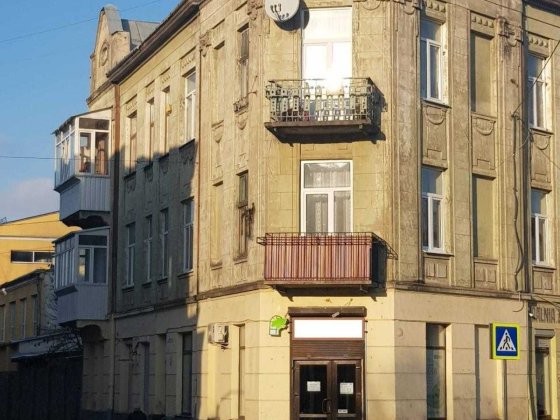 Продаж фасадного приміщення, євроремонт, вул. Богдана Хмельницького Львів