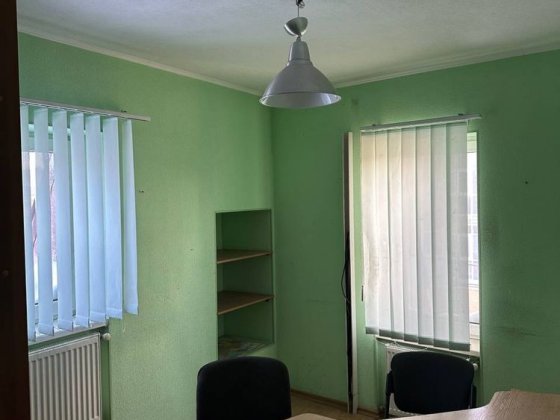 Продам офісне приміщення 3-х поверхового будинку площею 310 м^2 Харків