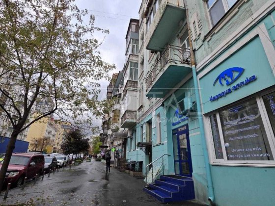 Продаж фасадного офісу 47м2 вул.Саксаганського,103 Вокзальна Київ