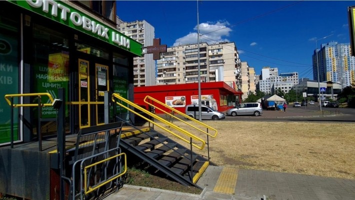 Фасад! Отличная проходимость и ИНВЕСТИЦИЯ! ПОТОК ЛЮДЕЙ! - фото 1