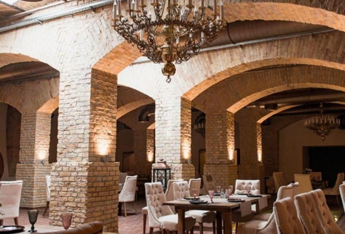 Продаж приміщення 1100 м.кв ресторан Центр Грушевського1в - фото 1