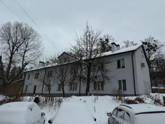 Окремо розташована офісна будівля Киев