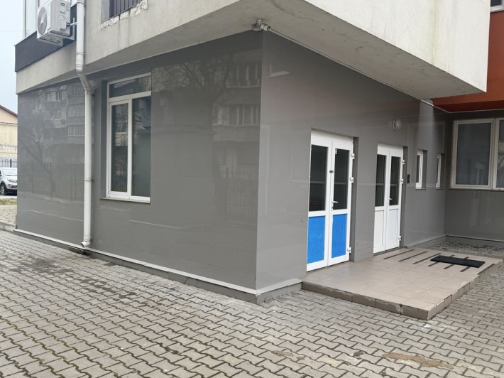 Фасад / поселок . Продам коммерцию в новострое Гранд Парк . Студия - фото 1