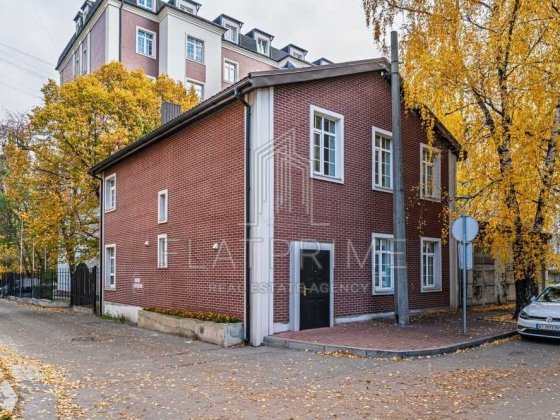 Продаж фасадного приміщення по вул.Григорія Кочури 19/8 Київ