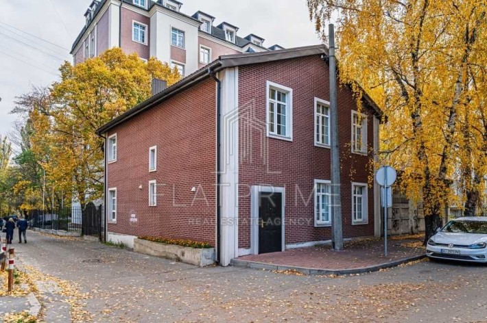 Продаж фасадного приміщення по вул.Григорія Кочури 19/8 - фото 1