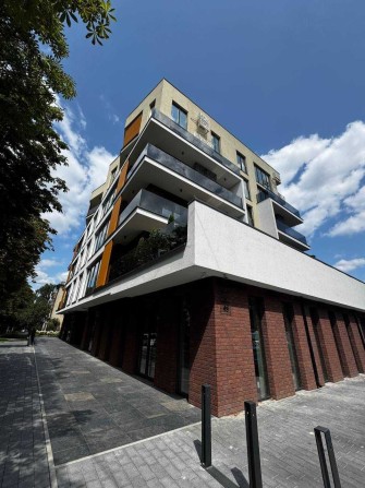 Продаж фасадного комерційного приміщення в новобудові на вул. Окружна - фото 1