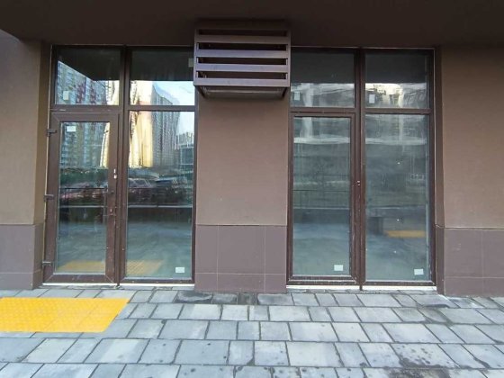 ЖК Варшавский 2. Фасадное помещение "Open Space" 37 м2 Київ