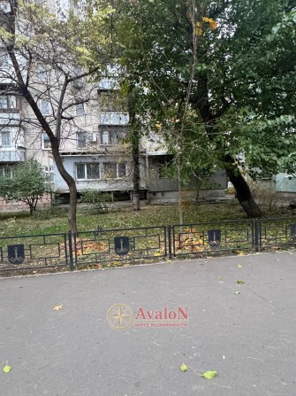 Комерційне приміщення на Ріхтера/Селекційний.  Фасад. - фото 1