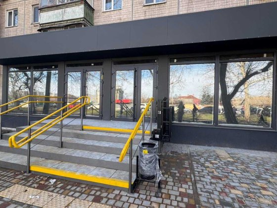 ПРОДАЖ ЕДИНОГО фасадного приміщення на Філатова!