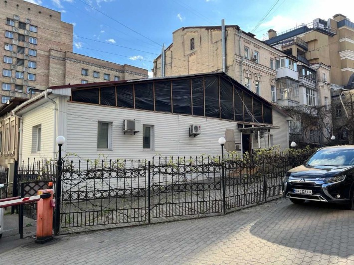 Продаж нежитлового приміщення вул. Саксаганського 38а  під ремонт - фото 1