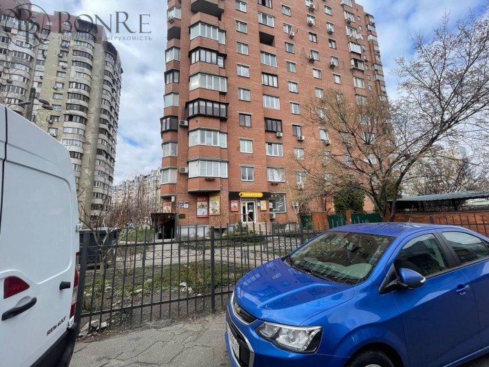 Продаж.Фасад.Торгове приміщення. Анни Ахматової 125м2 - фото 1