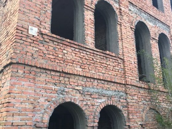 Продам двоповерховий будинок в центрі міста БЕРШАДЬ(+мансардний дах). Бершадь