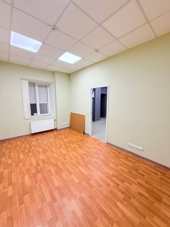 Продам офіс з окремим входом в центрі біля метро Історичний музей - фото 1