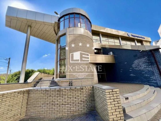 Продажа здания в самом центре 1000м2 напротив ТРЦ "Никольский" Харків