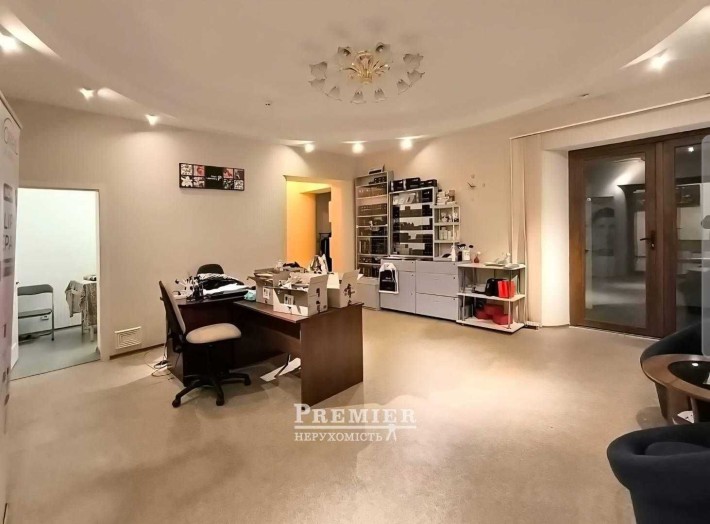 ТЕРМІНОВО приміщення з ремонтом в Центрі для офісу,салону,мед.кабінету - фото 1