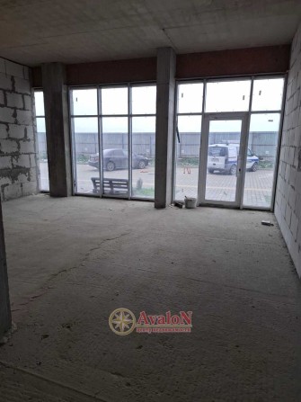 В продаже офисное помещение в новом сданном доме на ул.Сахарова! - фото 1