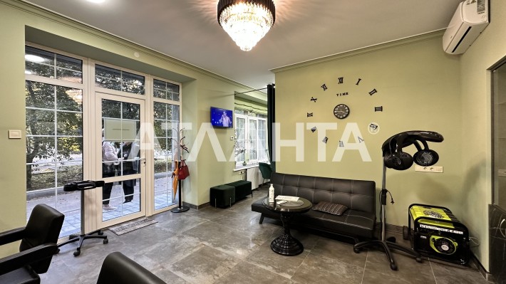 Фасадний салон краси на Французькому бульварі, Приморський - фото 1