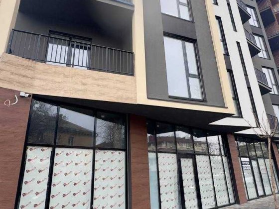 Продам фасадний магазин на Фонтанській дорозі