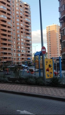 Коммерческое помещение в ЖК Риал Парк. 90 м.кв - фото 1