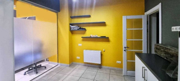 Комерційне приміщення 114 м² на площі Толбухіна — готовий бізнес. - фото 1