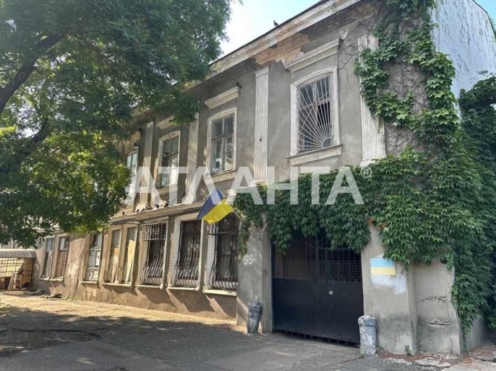 Продажа фасадного здания в центре города. код 375272 - фото 1