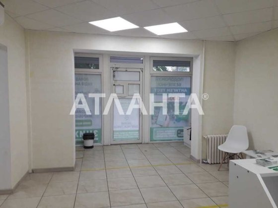 Продажа фасадного помещения свободного назначения. код 154054