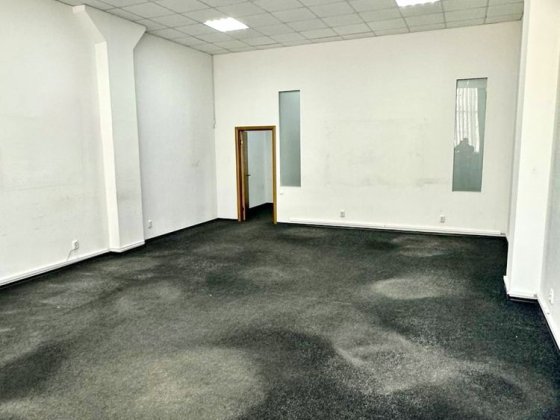 Продаж 2к офісу, вул. Надіі Алексєєнко