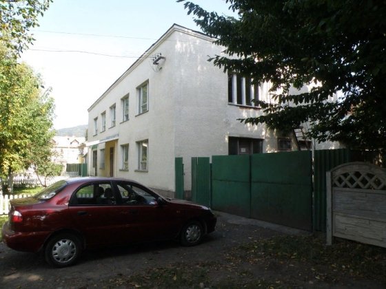 Продам будівлю, та складські приміщення Свалява