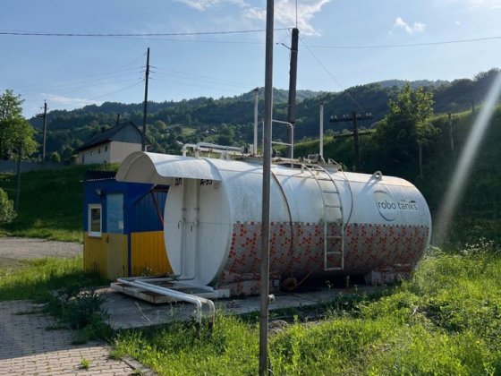 Продам АЗС в м. Рахiв, бiля дороги Рахов