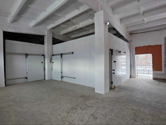 Велике комерційне приміщення у селищі Верховина Верховина