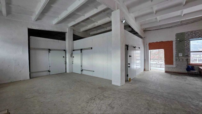 Велике комерційне приміщення у селищі Верховина - фото 1