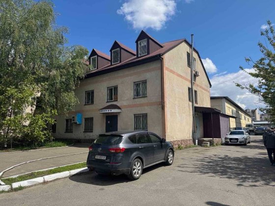 Готовий бізнес з орендарями! Продаж офісно-складських приміщень. Гатное