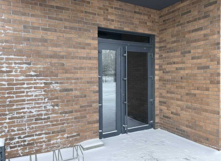 Продаж фасадного приміщення під комерцію 200м². Окремий вхід. ID:756 - фото 1