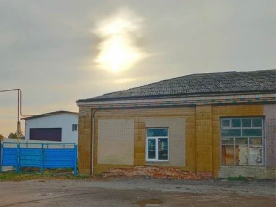 Комерційне приміщення з ділянкою Яготин