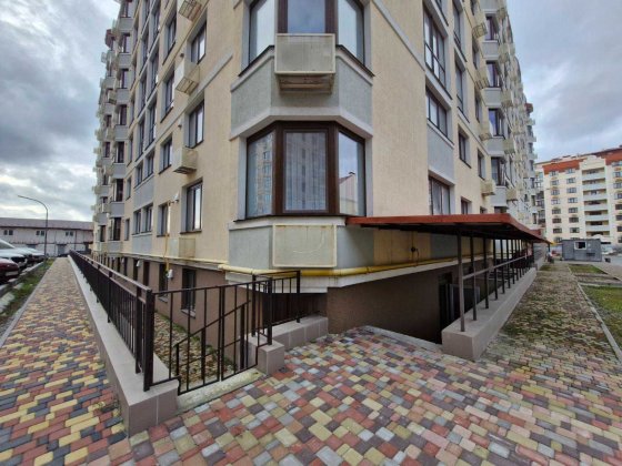 Комерційне приміщення 27,5 м2 в с. Щасливе ЖК 7*Я Счастливое