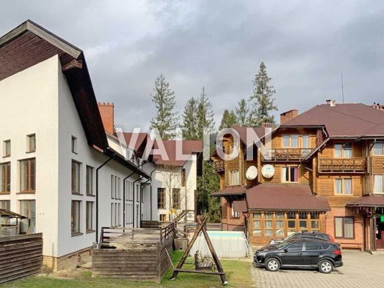 Продаж готелю "Смерекова хата" Славсько поряд з GORO Mountain Resort Славское
