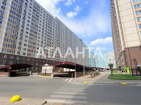 Продам паркоместо - бокс в 49 Жемчужине Таирово Лиманка