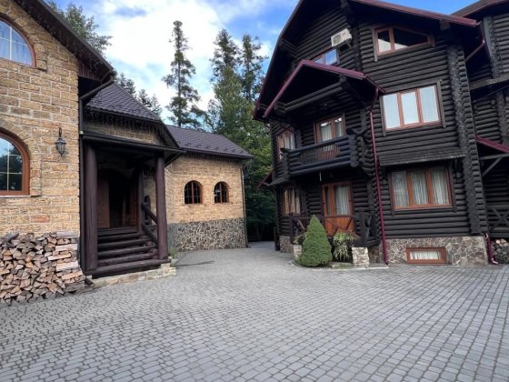 Відпочинковий комплекс Ведмежий барліг Мигове