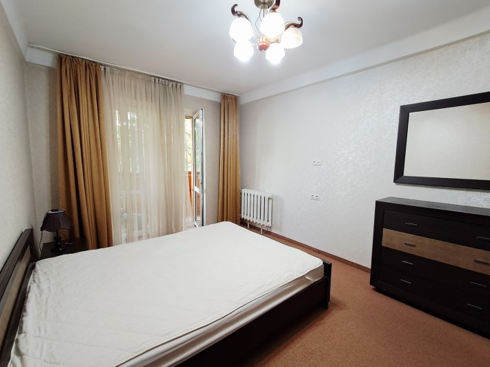 Продаж 2 кімнатної квартири на Русанівському бульварі 9 - фото 1